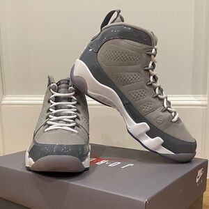 Nike Men's Gray and White Sneakers